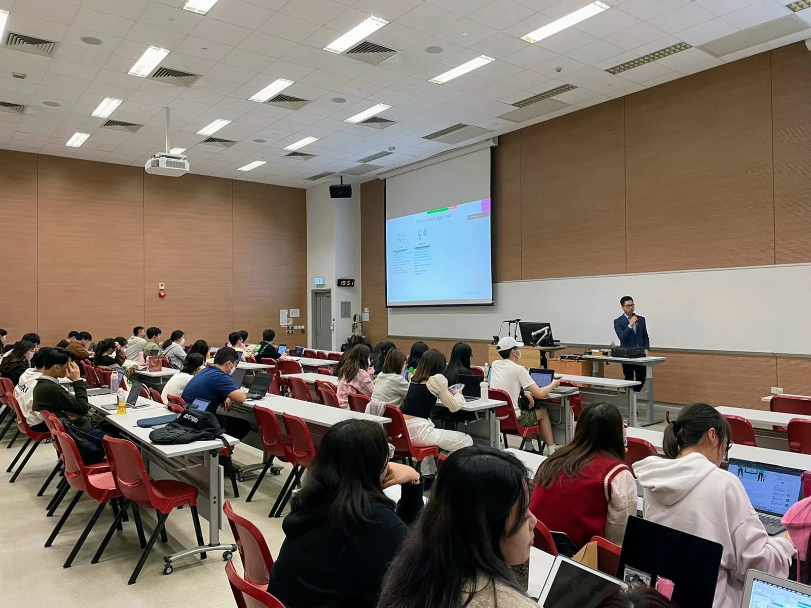 香港浸會大學 教授碩士課程